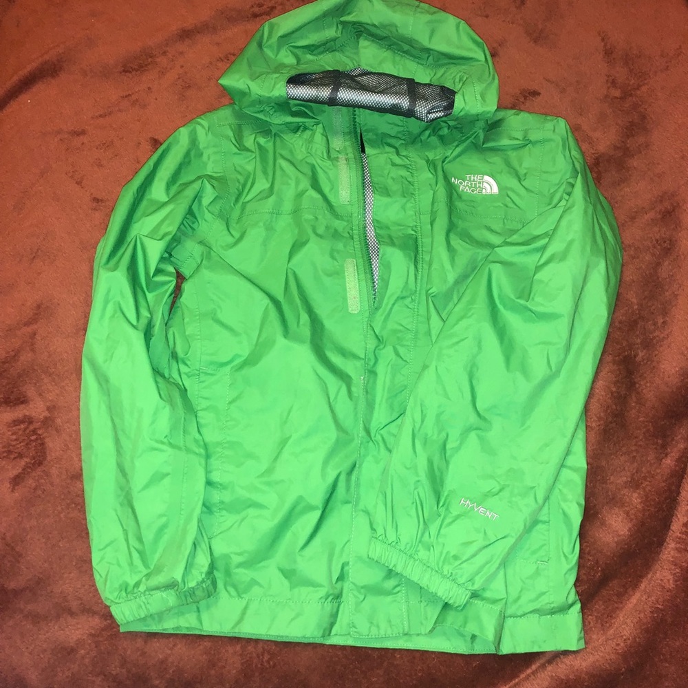 Boys Green The Northface Rain Jacket Sz Small 7/8